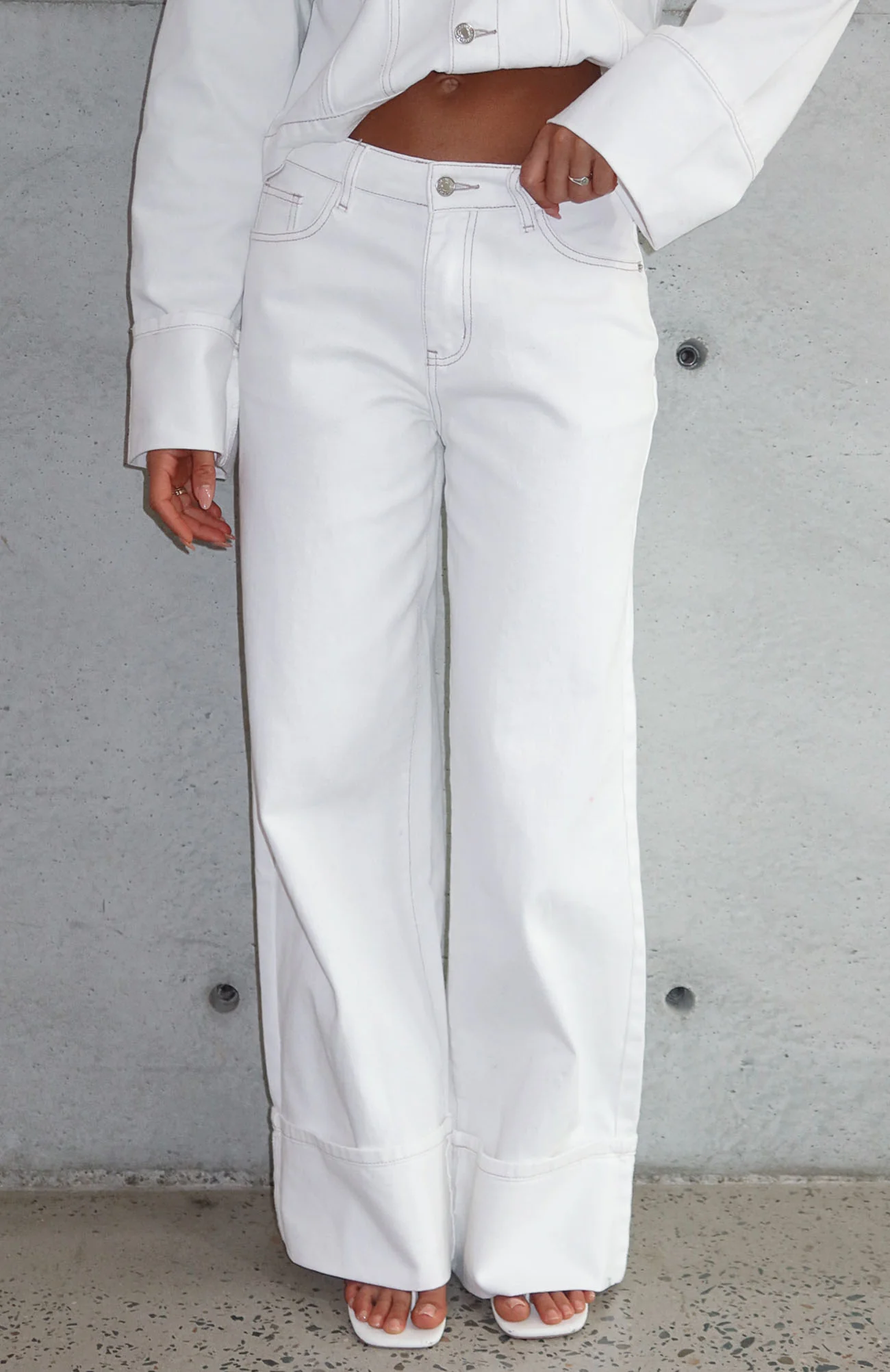 Charlotte Mid Rise Wide Leg Jeans Off White - Image 5